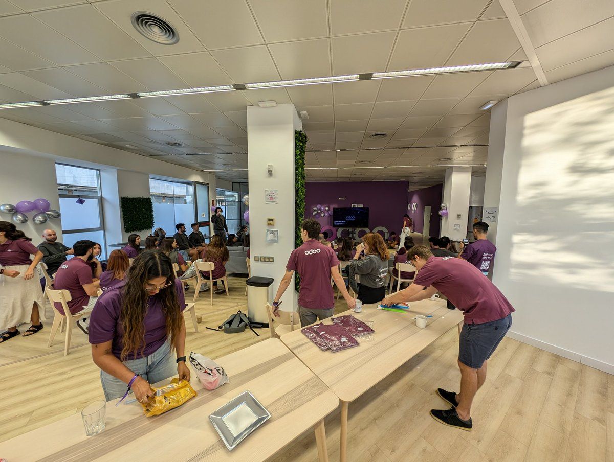 oh my god twitter doesn’t include alt text from images in their API