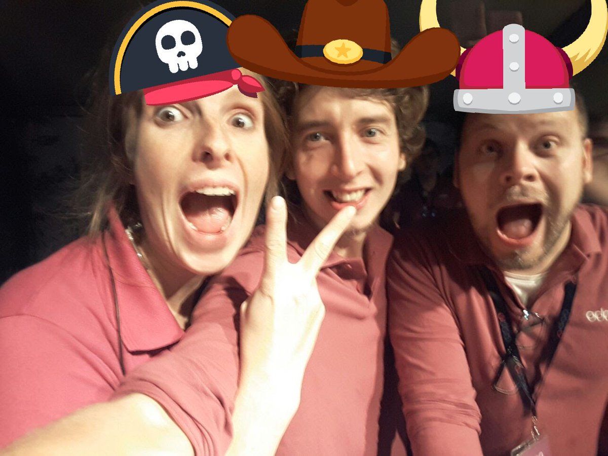 oh my god twitter doesn’t include alt text from images in their API