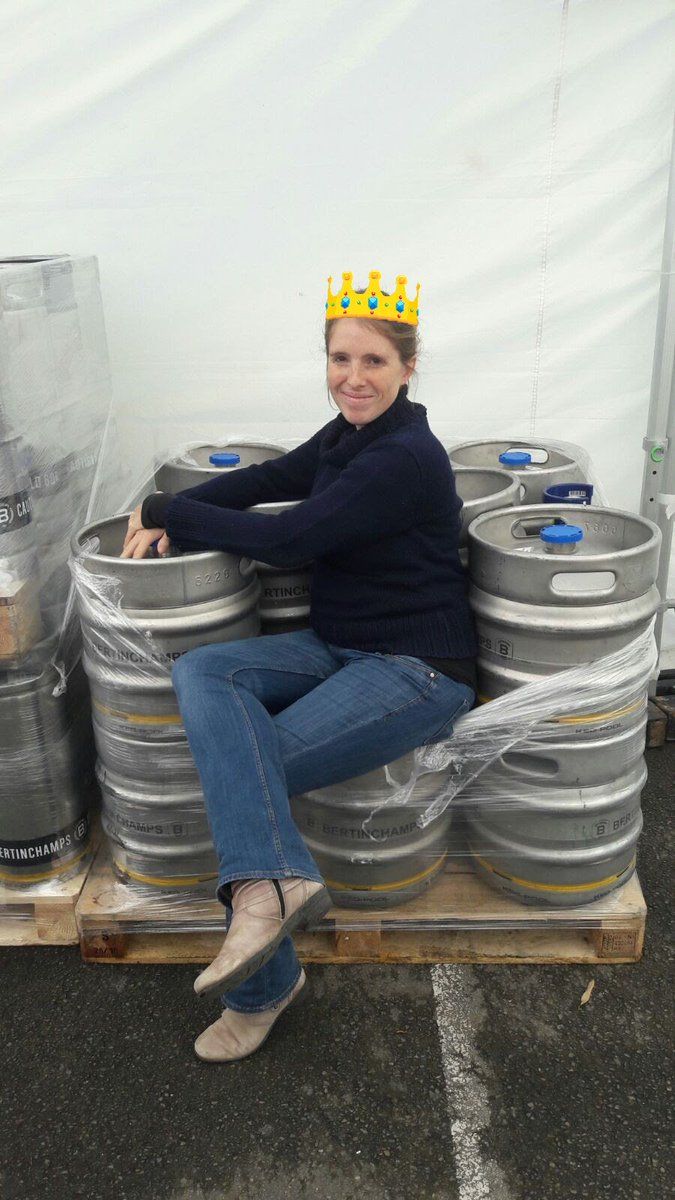 oh my god twitter doesn’t include alt text from images in their API