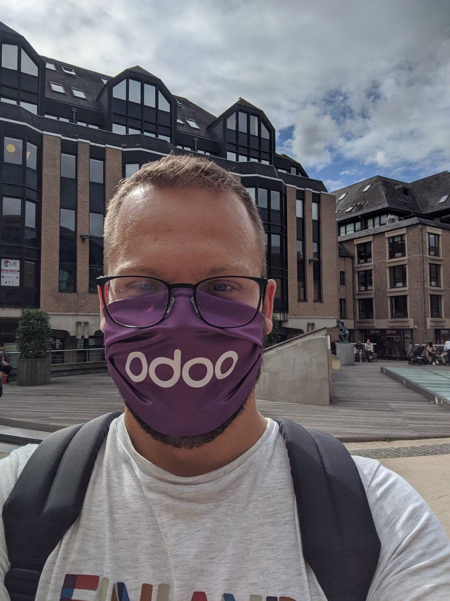 oh my god twitter doesn’t include alt text from images in their API